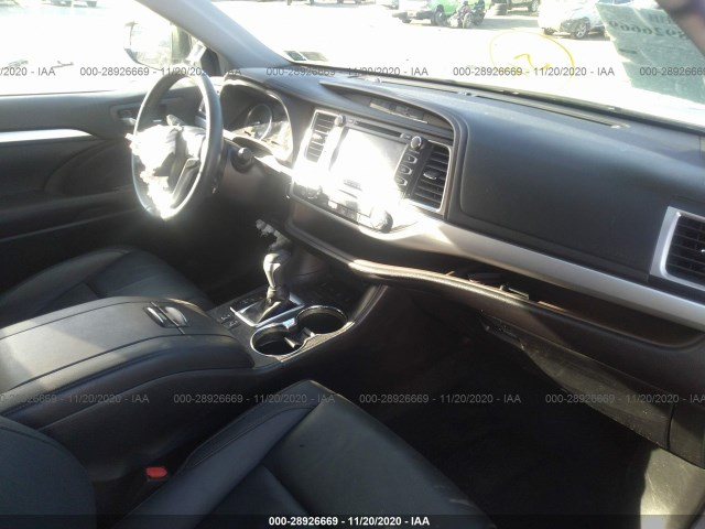 Photo 4 VIN: 5TDJZRFH0KS589806 - TOYOTA HIGHLANDER 