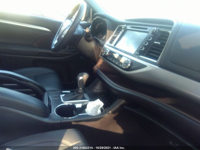 Photo 4 VIN: 5TDJZRFH0KS609052 - TOYOTA HIGHLANDER 