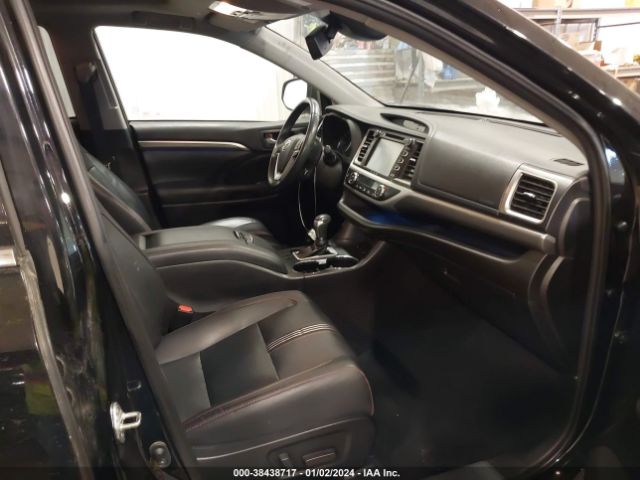 Photo 4 VIN: 5TDJZRFH0KS935286 - TOYOTA HIGHLANDER 