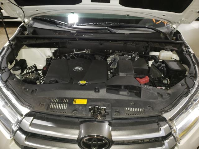 Photo 6 VIN: 5TDJZRFH1HS387369 - TOYOTA HIGHLANDER 