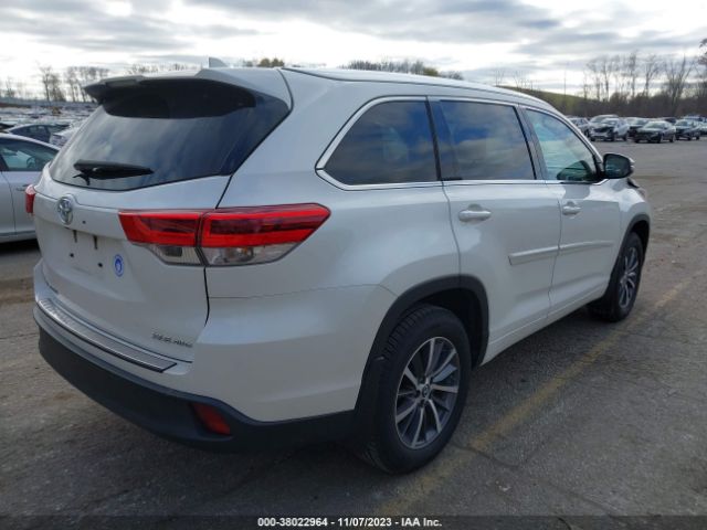 Photo 3 VIN: 5TDJZRFH1HS420175 - TOYOTA HIGHLANDER 