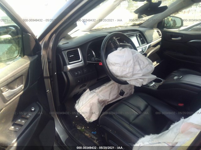 Photo 4 VIN: 5TDJZRFH1HS421617 - TOYOTA HIGHLANDER 