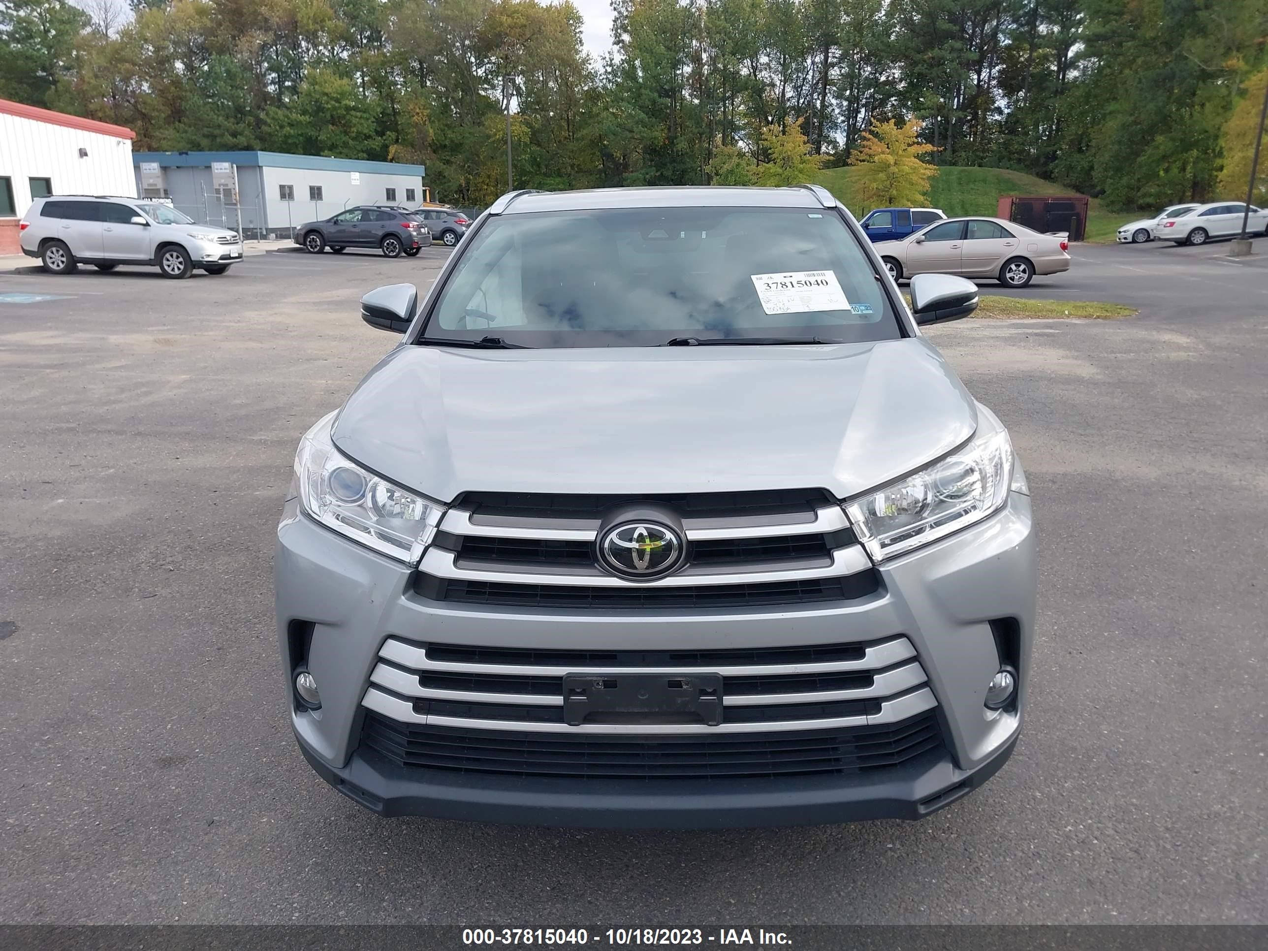 Photo 11 VIN: 5TDJZRFH1HS421794 - TOYOTA HIGHLANDER 