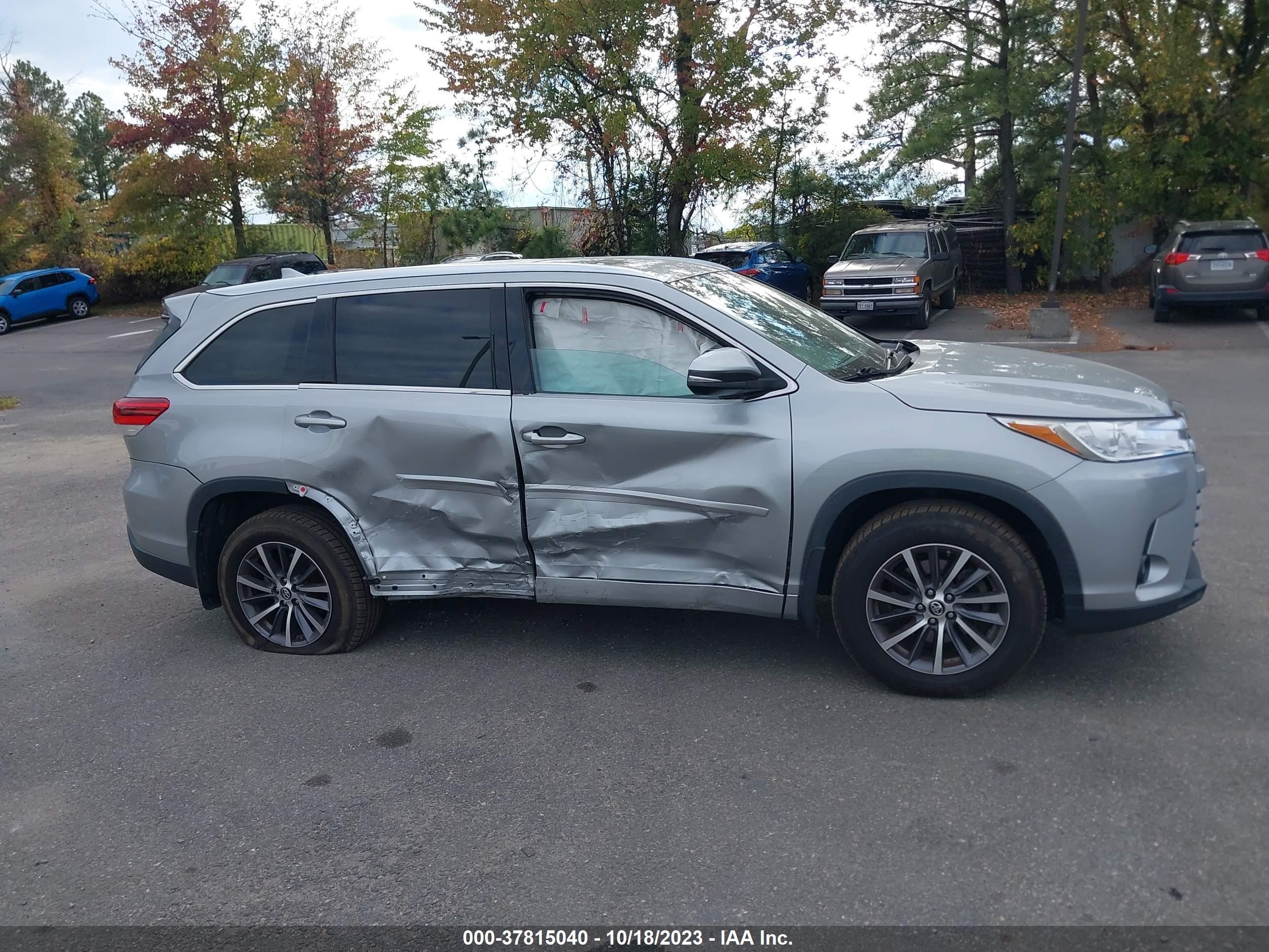 Photo 12 VIN: 5TDJZRFH1HS421794 - TOYOTA HIGHLANDER 