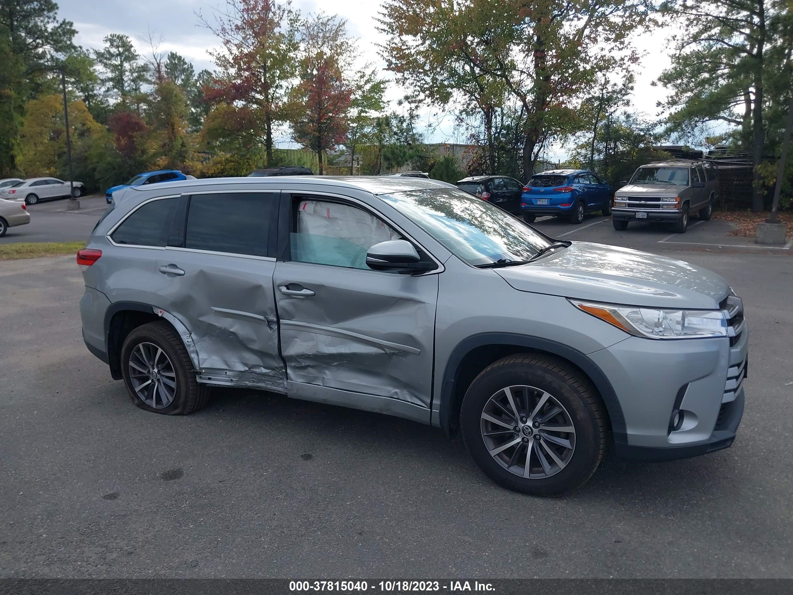 Photo 5 VIN: 5TDJZRFH1HS421794 - TOYOTA HIGHLANDER 