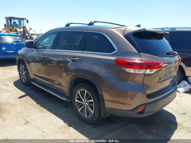 Photo 2 VIN: 5TDJZRFH1HS443391 - TOYOTA HIGHLANDER 