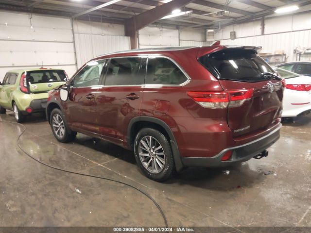 Photo 2 VIN: 5TDJZRFH1HS457789 - TOYOTA HIGHLANDER 