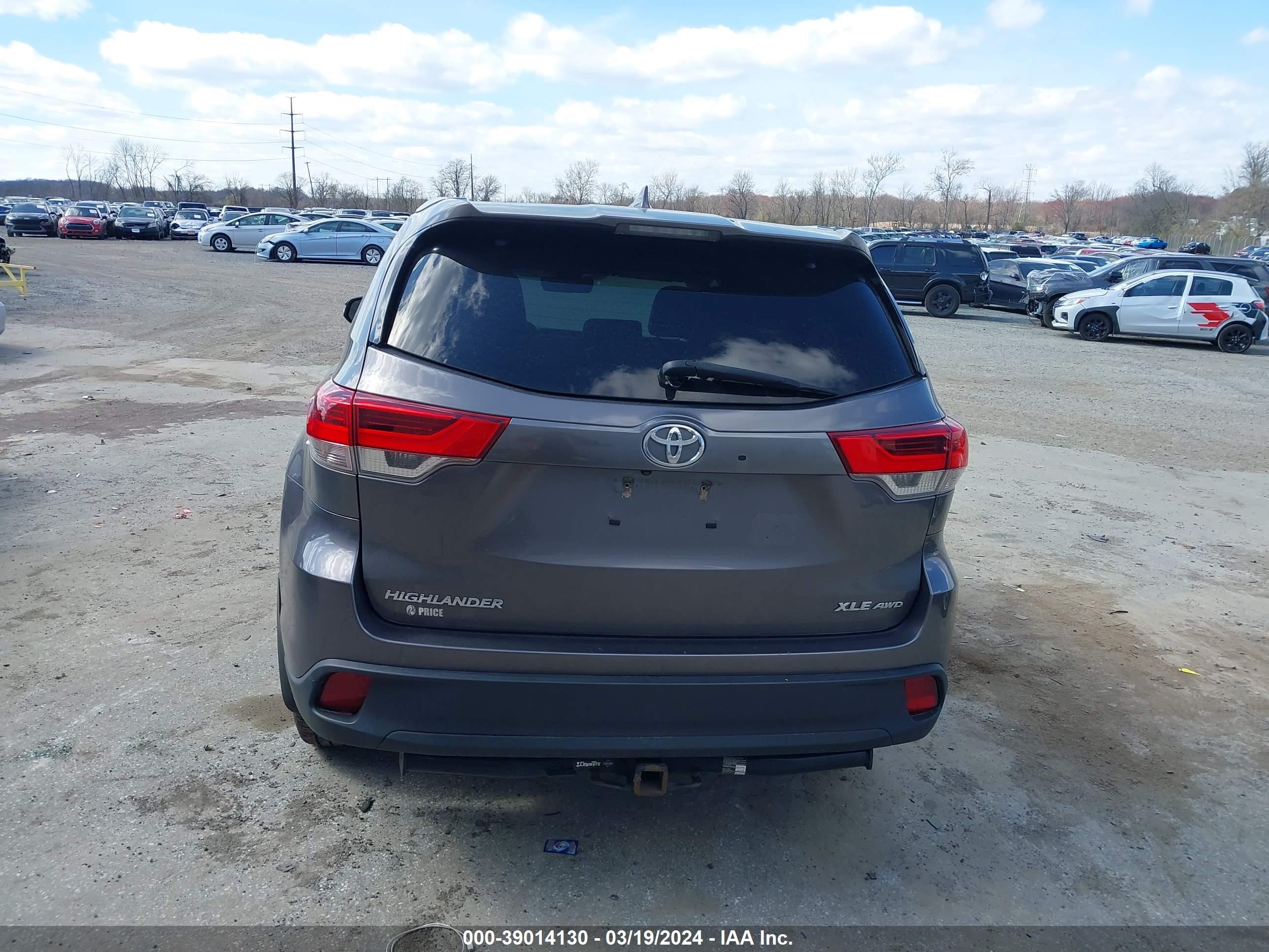 Photo 15 VIN: 5TDJZRFH1HS458814 - TOYOTA HIGHLANDER 