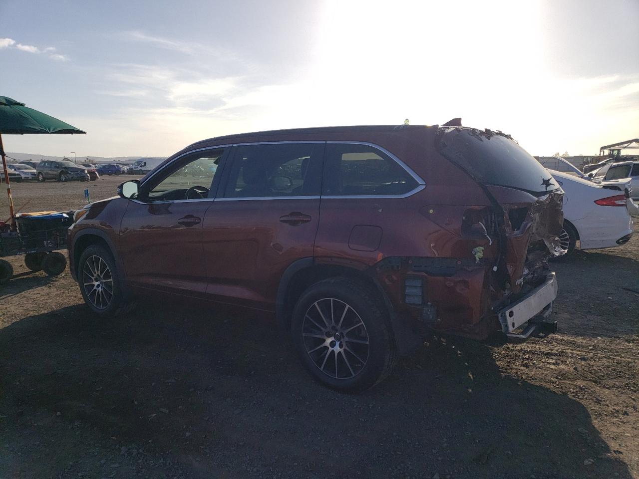 Photo 1 VIN: 5TDJZRFH1HS468436 - TOYOTA HIGHLANDER 