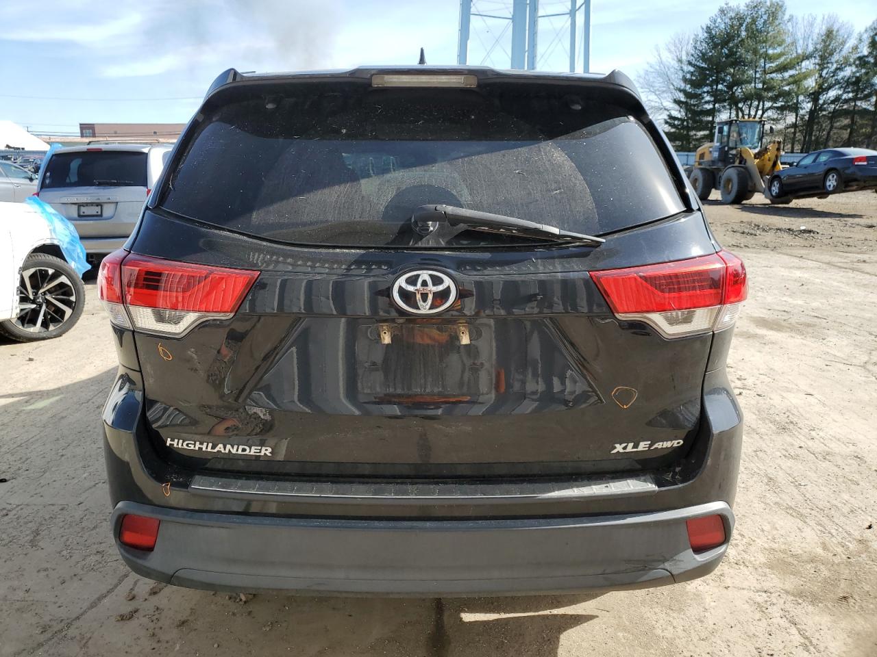 Photo 5 VIN: 5TDJZRFH1JS552827 - TOYOTA HIGHLANDER 