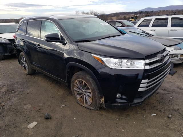 Photo 3 VIN: 5TDJZRFH1JS555713 - TOYOTA HIGHLANDER 