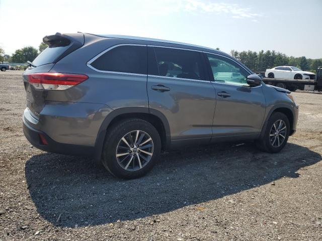 Photo 2 VIN: 5TDJZRFH1JS561611 - TOYOTA HIGHLANDER 