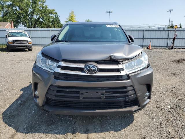 Photo 4 VIN: 5TDJZRFH1JS561611 - TOYOTA HIGHLANDER 