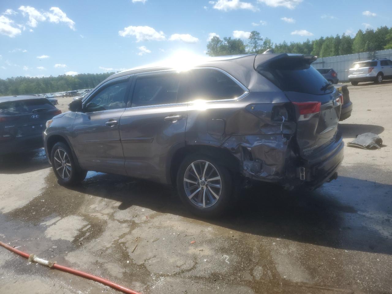 Photo 1 VIN: 5TDJZRFH1JS562354 - TOYOTA HIGHLANDER 