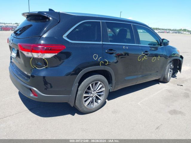 Photo 3 VIN: 5TDJZRFH1JS800235 - TOYOTA HIGHLANDER 