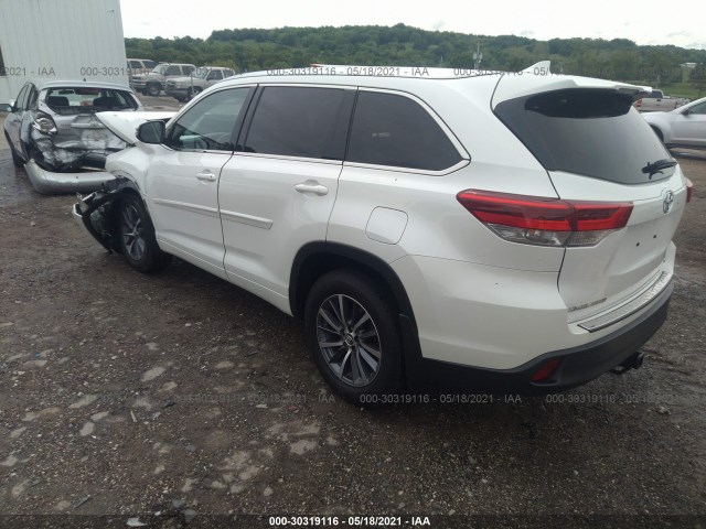 Photo 2 VIN: 5TDJZRFH1JS812157 - TOYOTA HIGHLANDER 