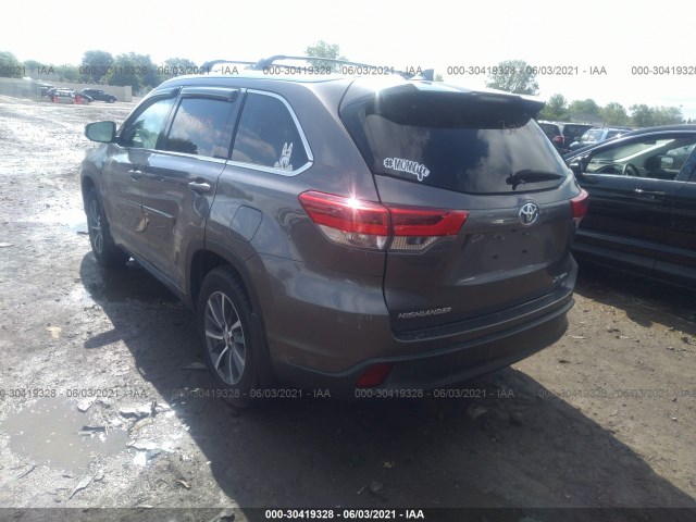 Photo 2 VIN: 5TDJZRFH1JS821974 - TOYOTA HIGHLANDER 