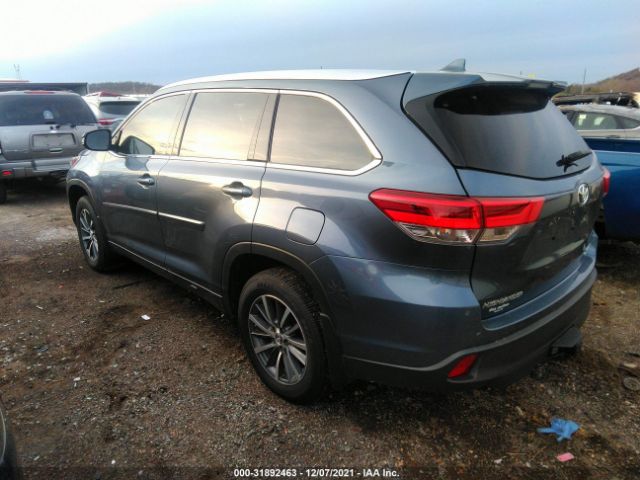 Photo 2 VIN: 5TDJZRFH1JS892303 - TOYOTA HIGHLANDER 