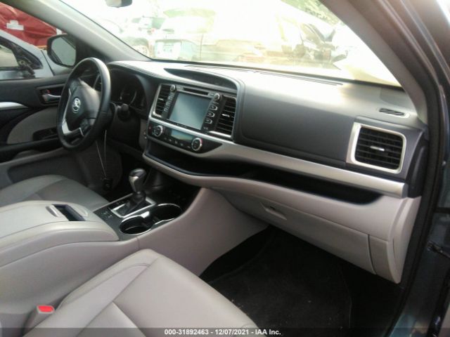 Photo 4 VIN: 5TDJZRFH1JS892303 - TOYOTA HIGHLANDER 