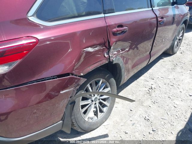 Photo 5 VIN: 5TDJZRFH1JS900836 - TOYOTA HIGHLANDER 