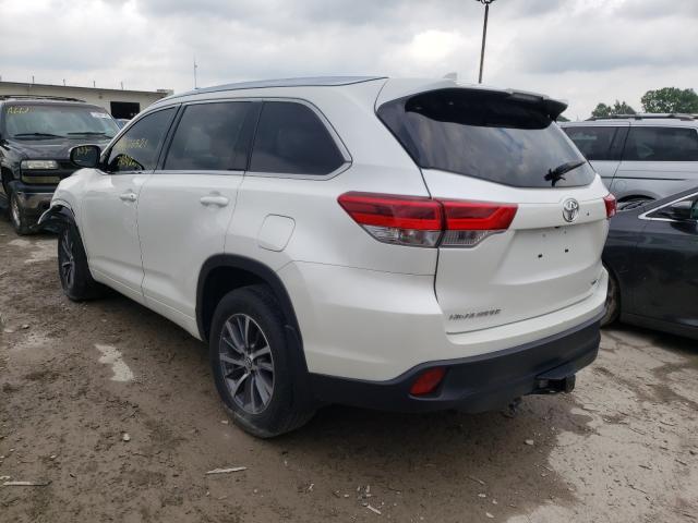 Photo 2 VIN: 5TDJZRFH1JS909634 - TOYOTA HIGHLANDER 