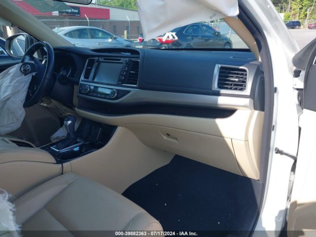 Photo 4 VIN: 5TDJZRFH2HS457686 - TOYOTA HIGHLANDER 