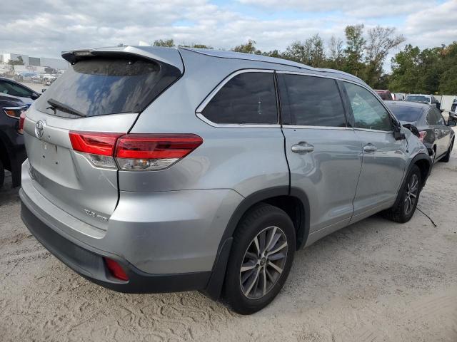 Photo 2 VIN: 5TDJZRFH2HS520589 - TOYOTA HIGHLANDER 