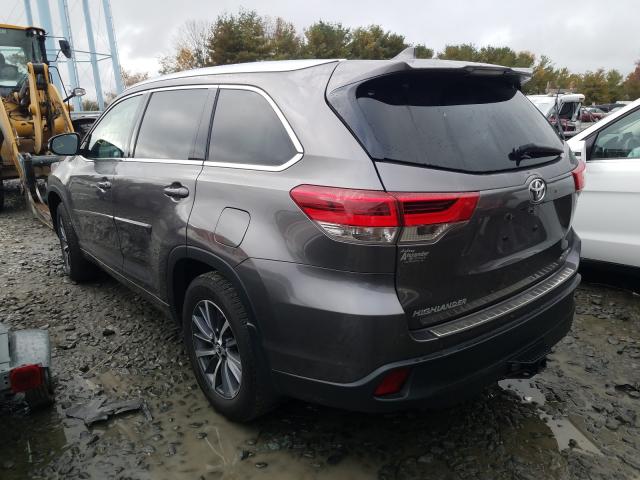 Photo 2 VIN: 5TDJZRFH2JS552996 - TOYOTA HIGHLANDER 