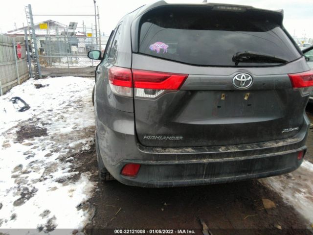 Photo 2 VIN: 5TDJZRFH2JS555736 - TOYOTA HIGHLANDER 