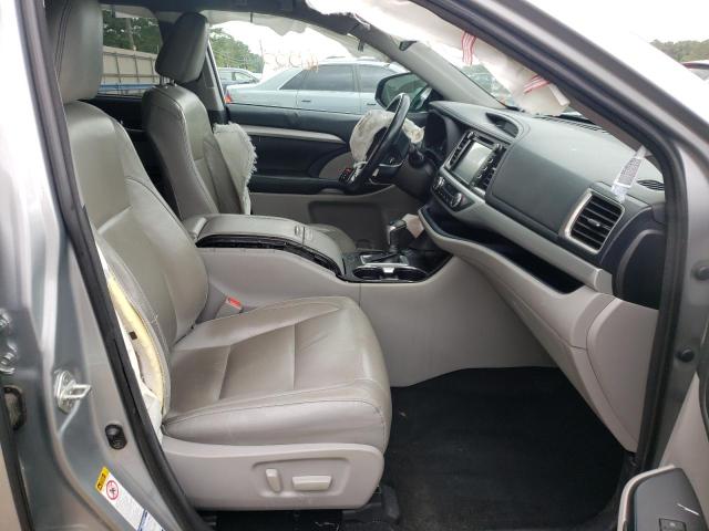 Photo 4 VIN: 5TDJZRFH2JS810403 - TOYOTA HIGHLANDER 