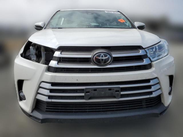 Photo 4 VIN: 5TDJZRFH2JS817853 - TOYOTA HIGHLANDER 