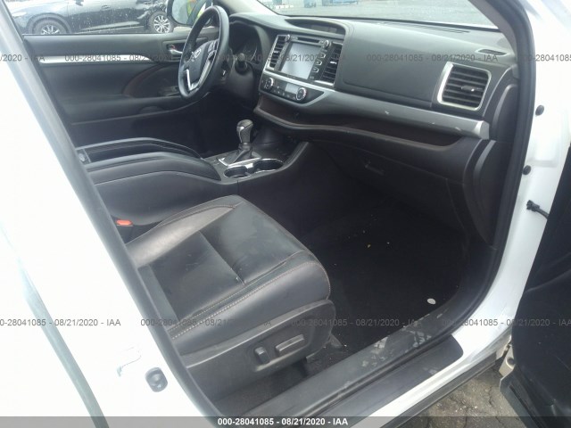 Photo 4 VIN: 5TDJZRFH2JS831106 - TOYOTA HIGHLANDER 