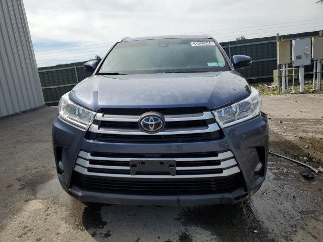 Photo 4 VIN: 5TDJZRFH2JS842395 - TOYOTA HIGHLANDER 