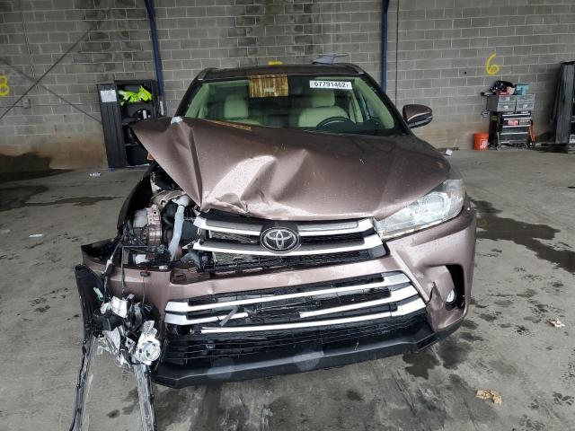 Photo 4 VIN: 5TDJZRFH2JS844891 - TOYOTA HIGHLANDER 