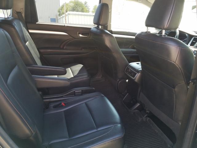 Photo 5 VIN: 5TDJZRFH2JS850058 - TOYOTA HIGHLANDER 