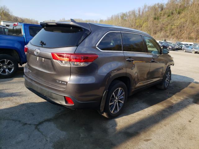 Photo 3 VIN: 5TDJZRFH2JS852957 - TOYOTA HIGHLANDER 