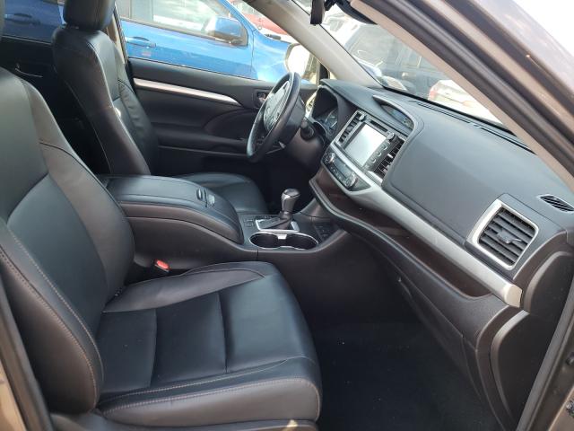 Photo 4 VIN: 5TDJZRFH2JS852957 - TOYOTA HIGHLANDER 