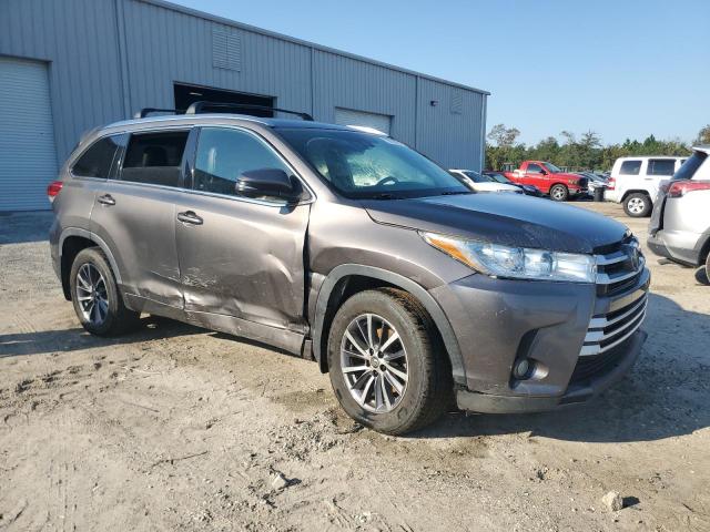 Photo 3 VIN: 5TDJZRFH2JS873887 - TOYOTA HIGHLANDER 