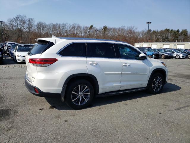 Photo 2 VIN: 5TDJZRFH2JS890625 - TOYOTA HIGHLANDER 