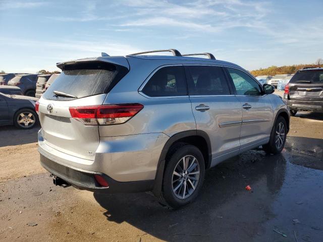 Photo 2 VIN: 5TDJZRFH2JS903647 - TOYOTA HIGHLANDER 