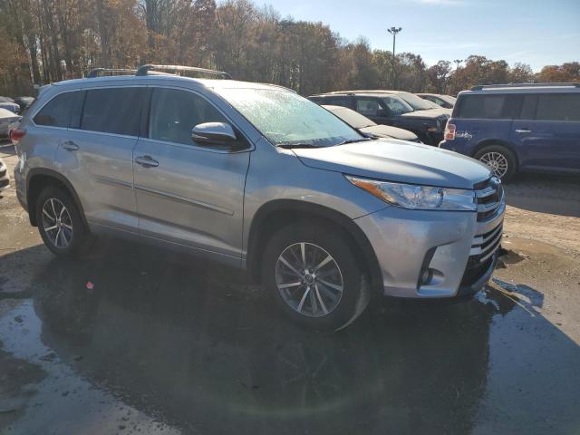 Photo 3 VIN: 5TDJZRFH2JS903647 - TOYOTA HIGHLANDER 