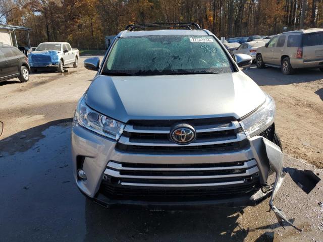 Photo 4 VIN: 5TDJZRFH2JS903647 - TOYOTA HIGHLANDER 