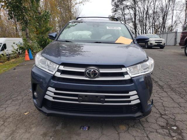 Photo 4 VIN: 5TDJZRFH2JS909285 - TOYOTA HIGHLANDER 