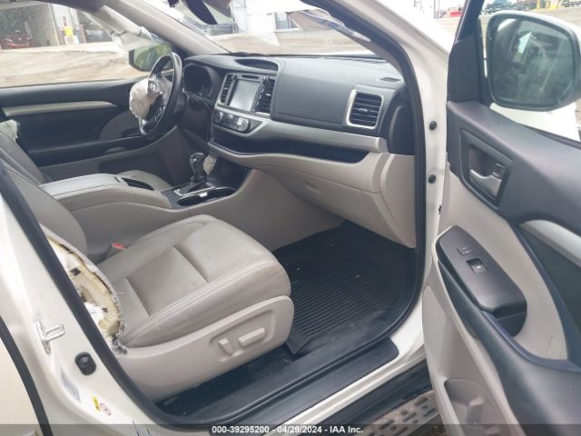 Photo 4 VIN: 5TDJZRFH2KS565295 - TOYOTA HIGHLANDER 