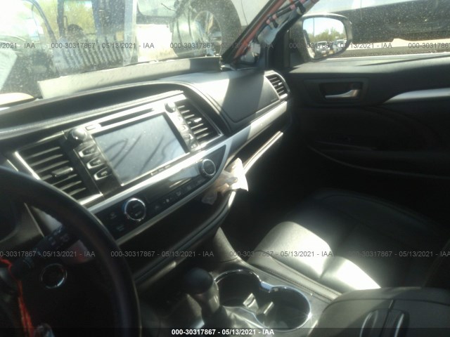 Photo 4 VIN: 5TDJZRFH2KS572781 - TOYOTA HIGHLANDER 