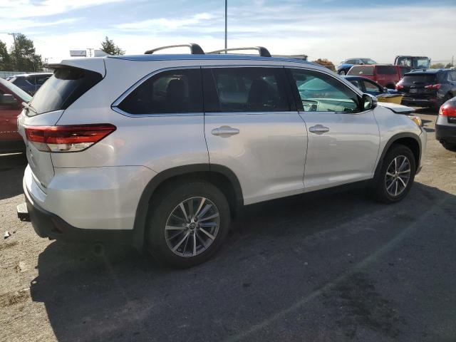 Photo 2 VIN: 5TDJZRFH2KS597941 - TOYOTA HIGHLANDER 