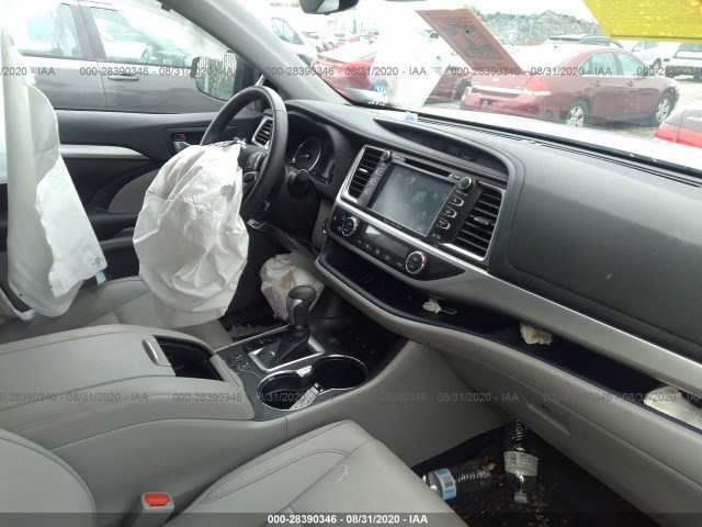 Photo 4 VIN: 5TDJZRFH2KS611661 - TOYOTA HIGHLANDER 