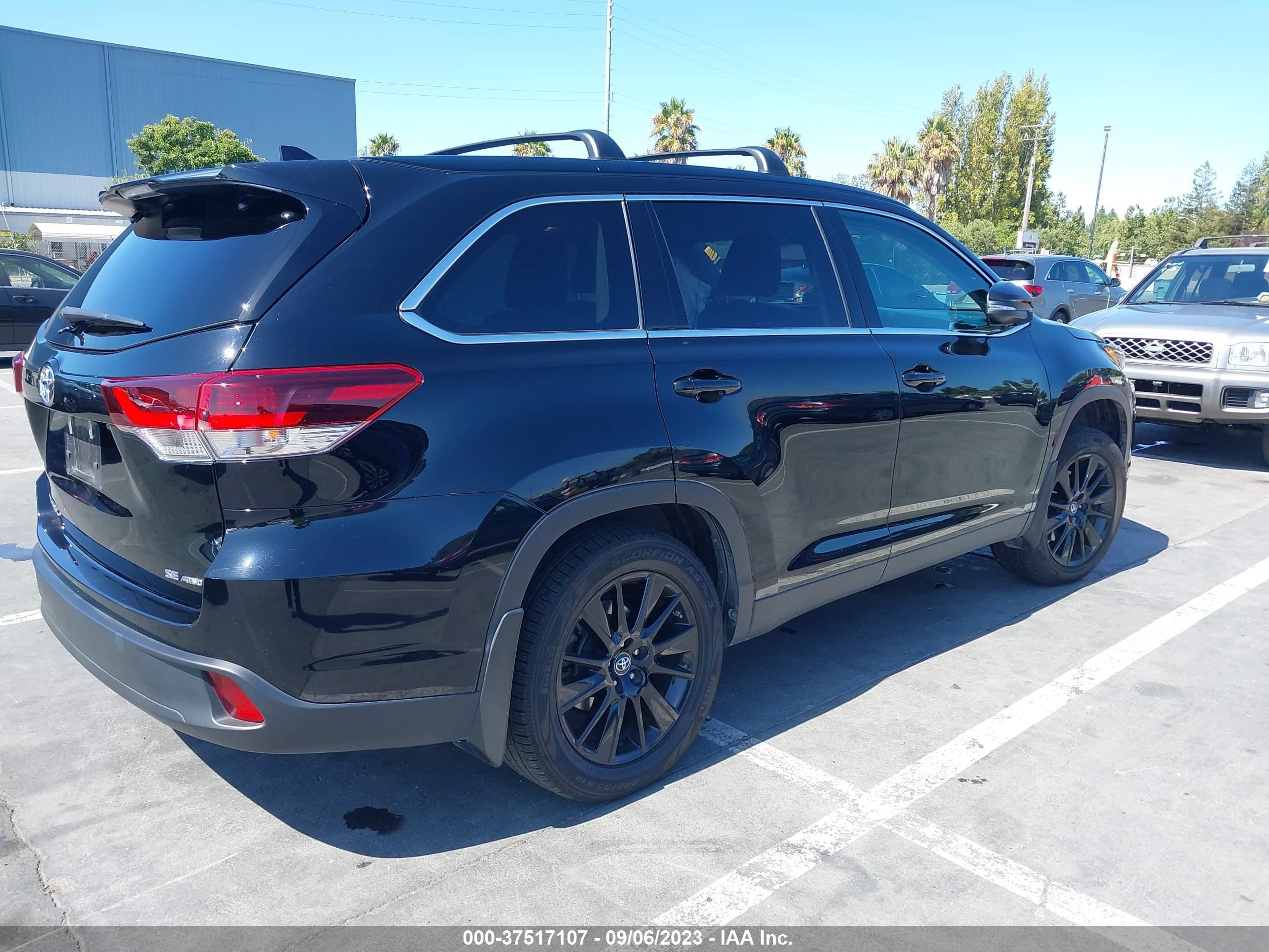 Photo 3 VIN: 5TDJZRFH2KS622448 - TOYOTA HIGHLANDER 