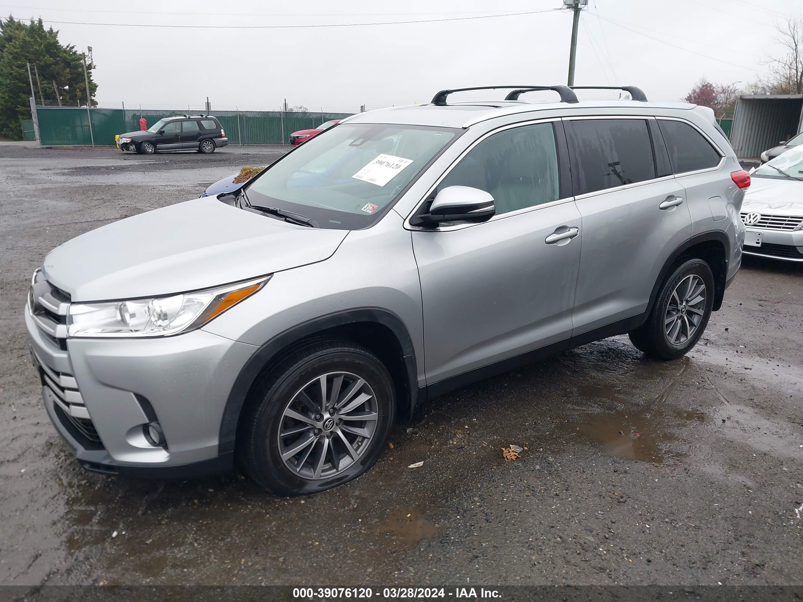 Photo 1 VIN: 5TDJZRFH2KS725403 - TOYOTA HIGHLANDER 