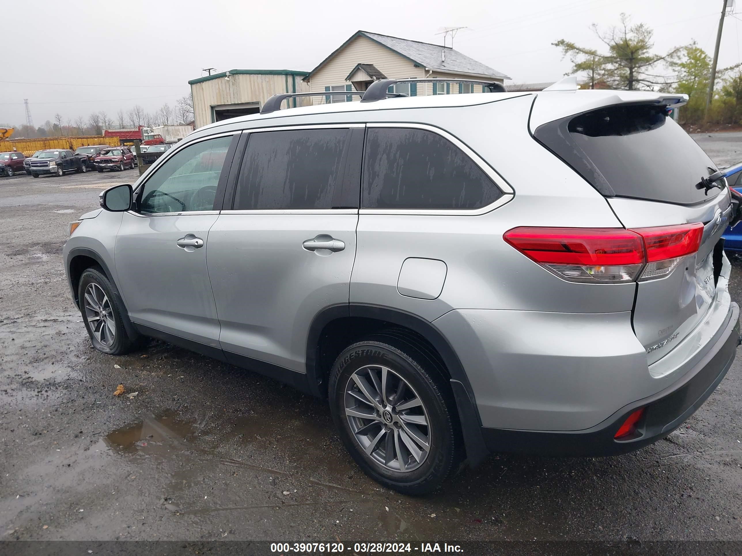 Photo 13 VIN: 5TDJZRFH2KS725403 - TOYOTA HIGHLANDER 